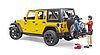 Jeep Wrangler avec vélo tout-terrain et cycliste