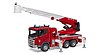 Camion de pompiers avec échelle pivotante Scania Super 560R, pompe à eau et module son + lumière