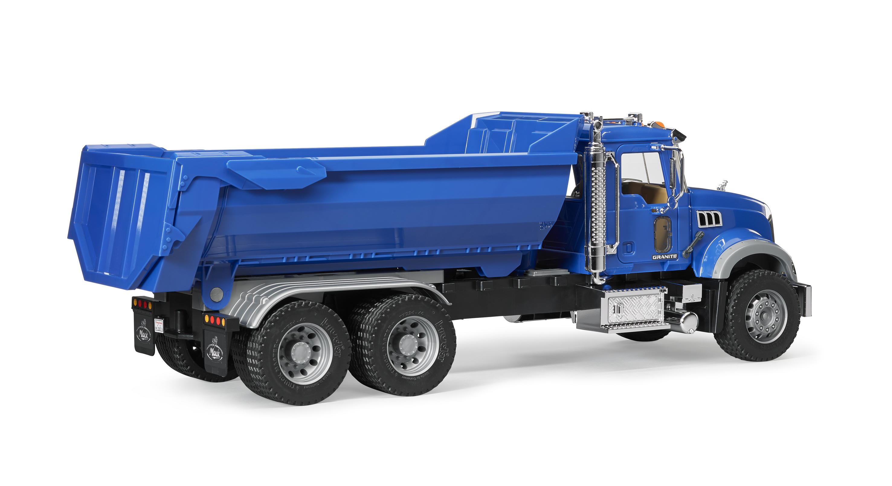 MACK Granite Halfpipe dump truck