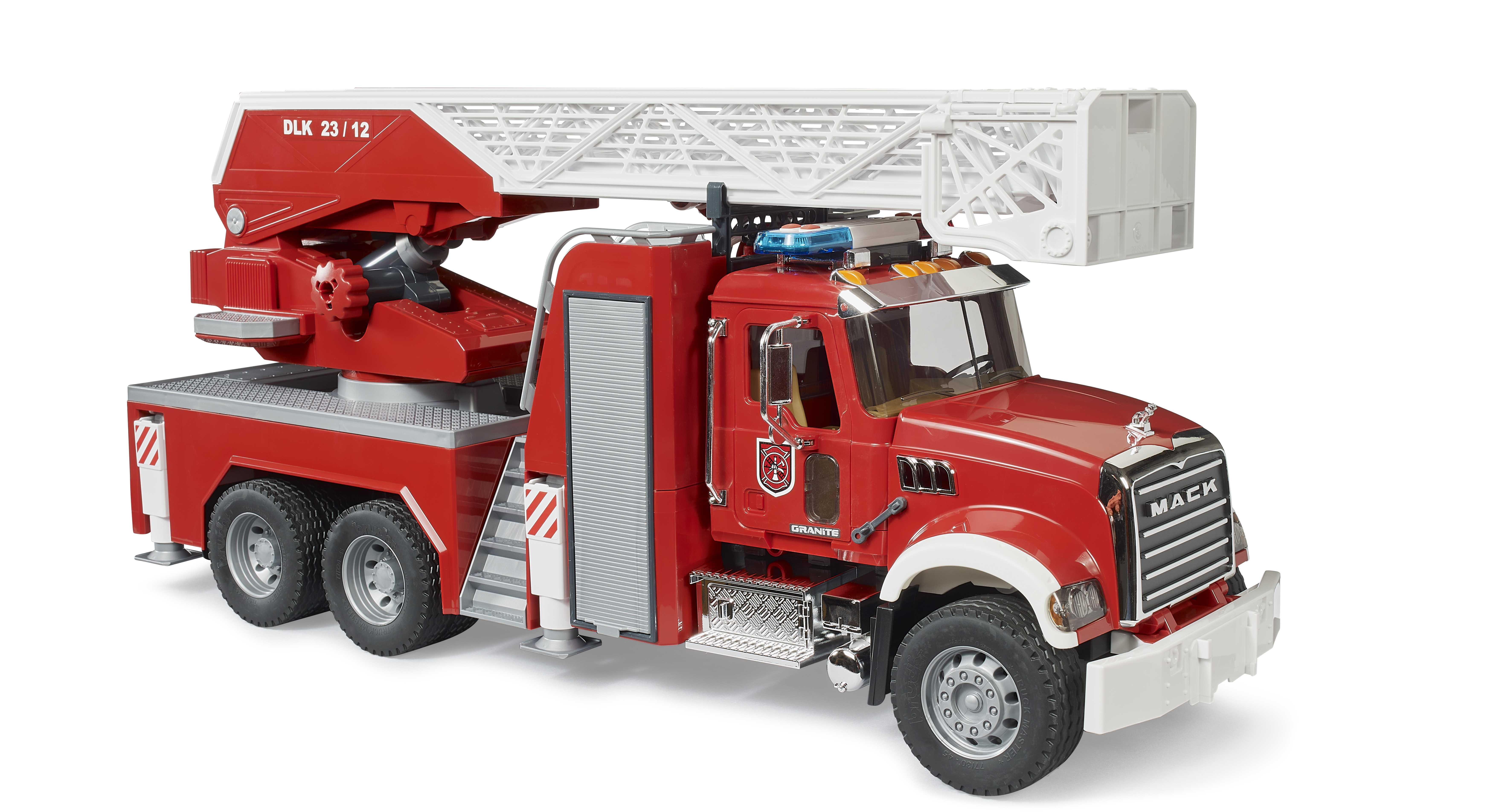 MACK Granite fire engine with water pump