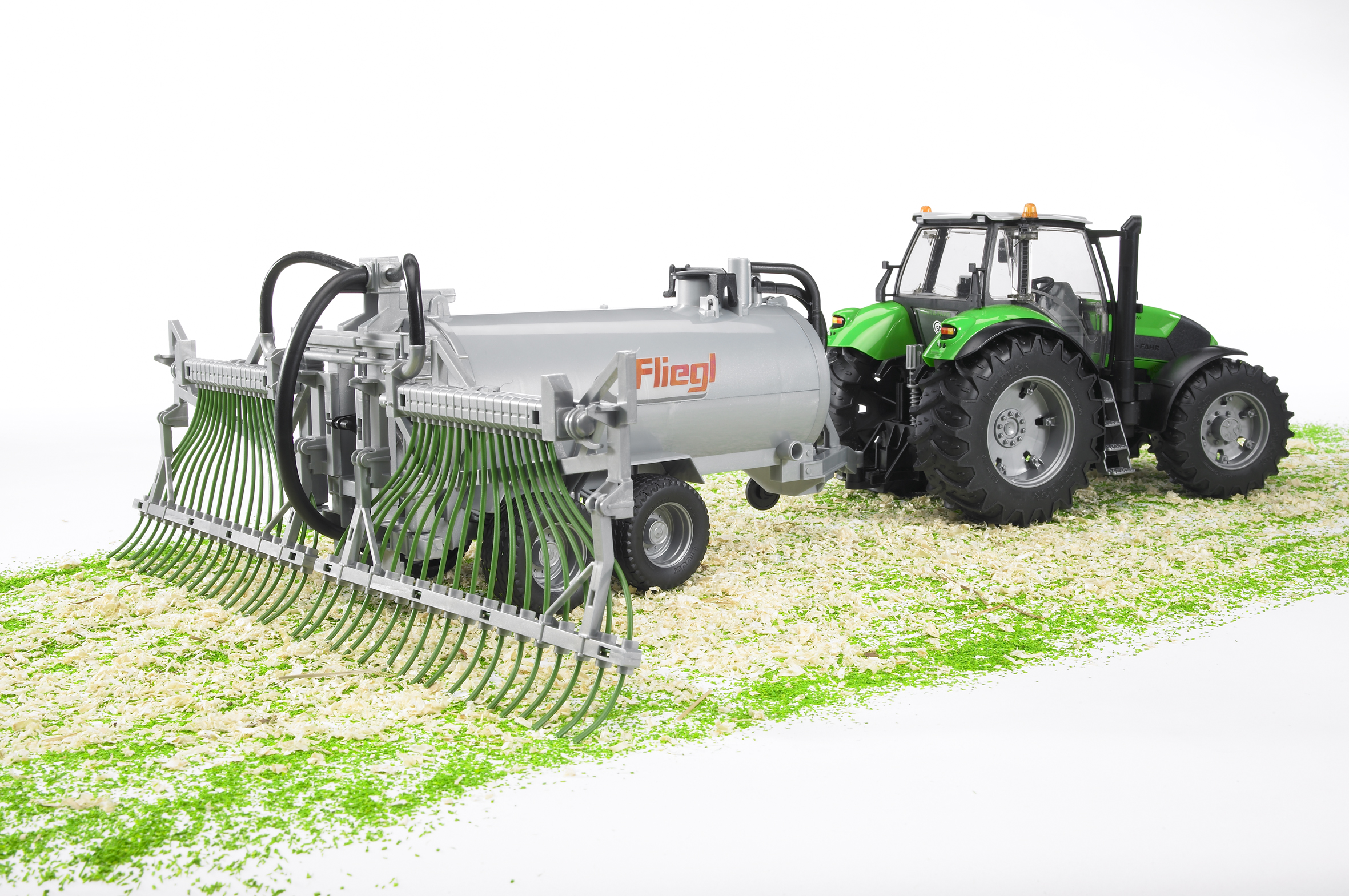 Remorque citerne Fliegl avec rampe d'épandage Remorque citerne Fliegl avec rampe d'épandage
