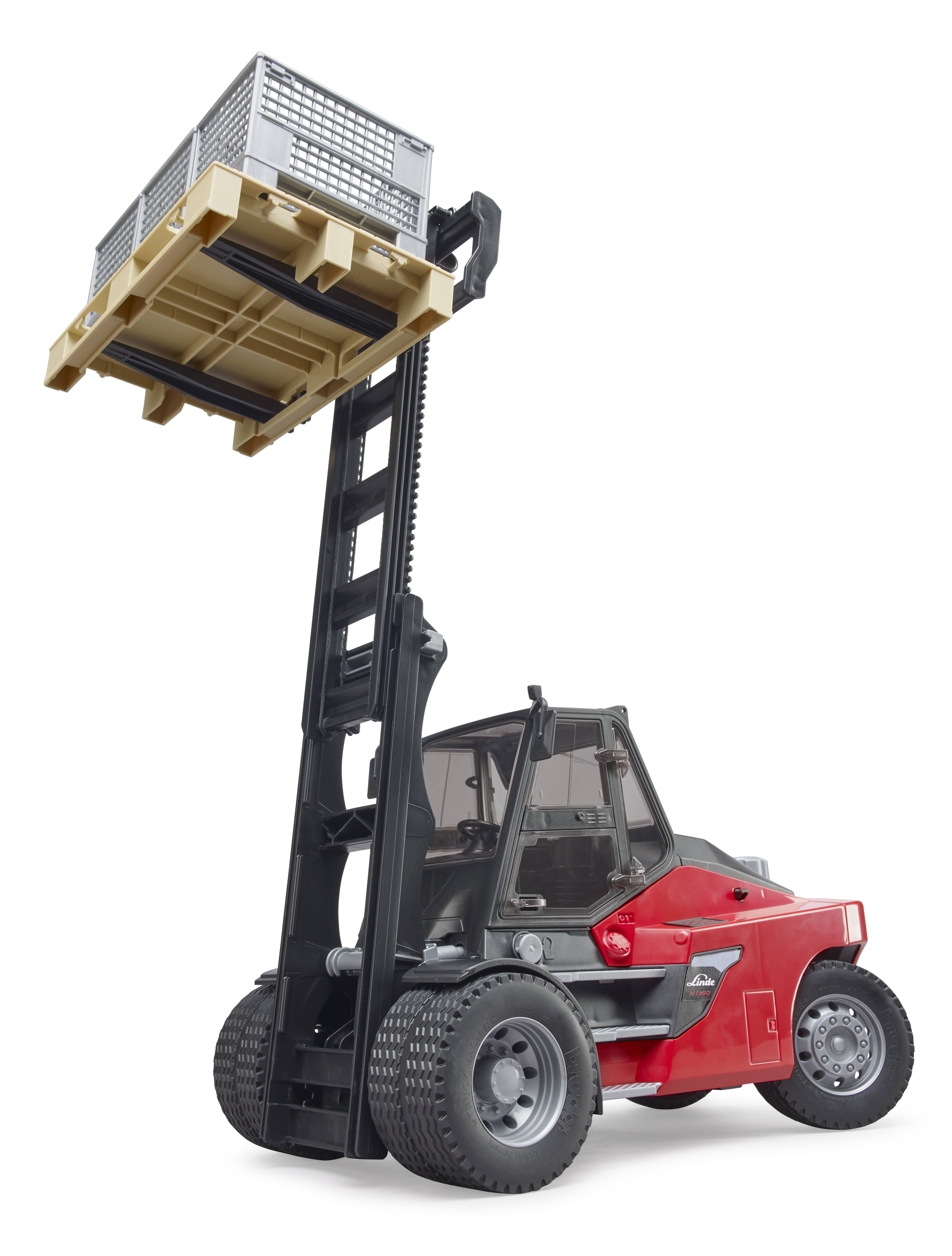 Chariot élévateur Linde HT160D avec palette et 3 gitterbox