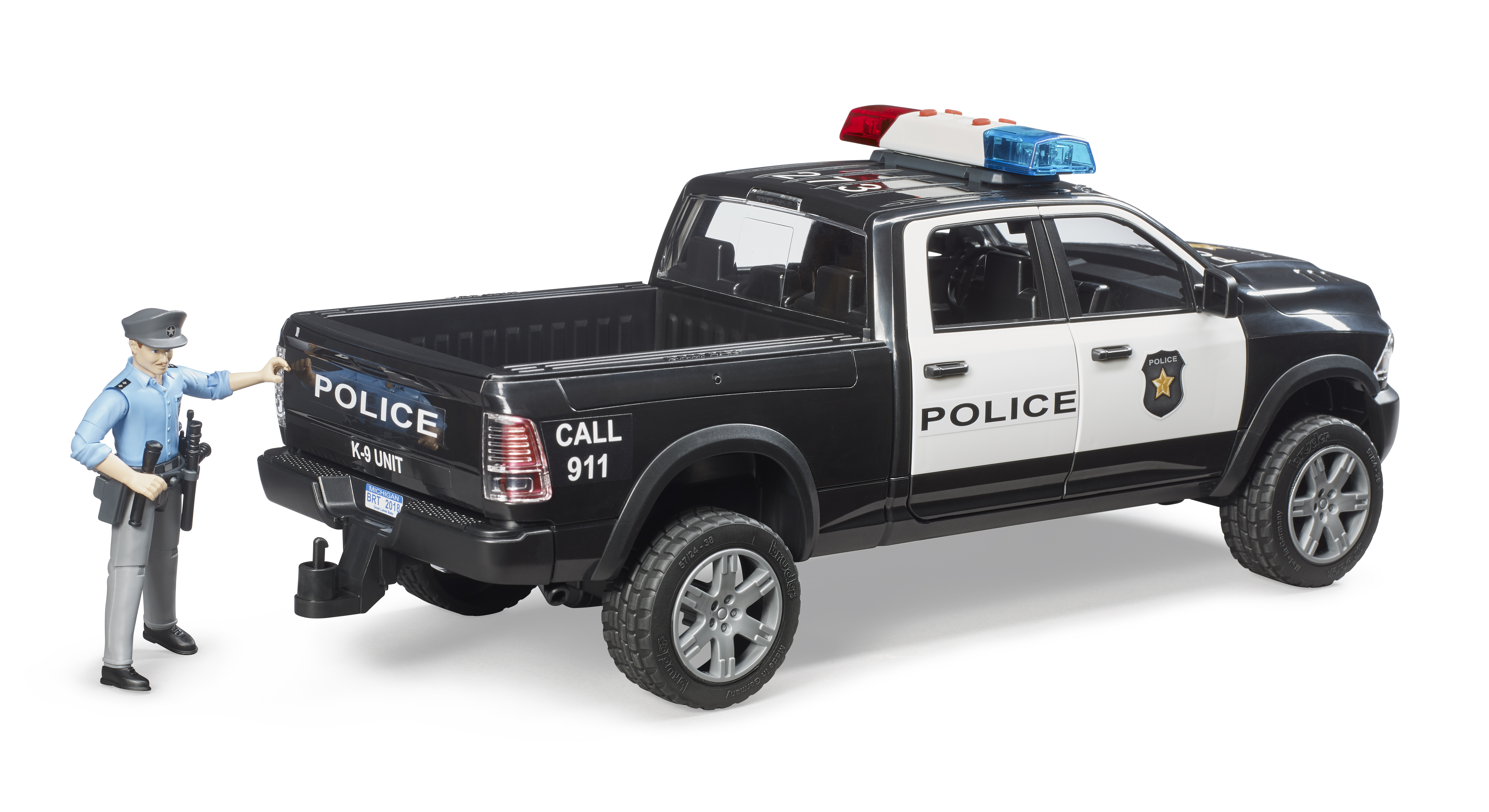 Camioneta policial RAM 2500 con policía Camioneta policial RAM 2500 con policía