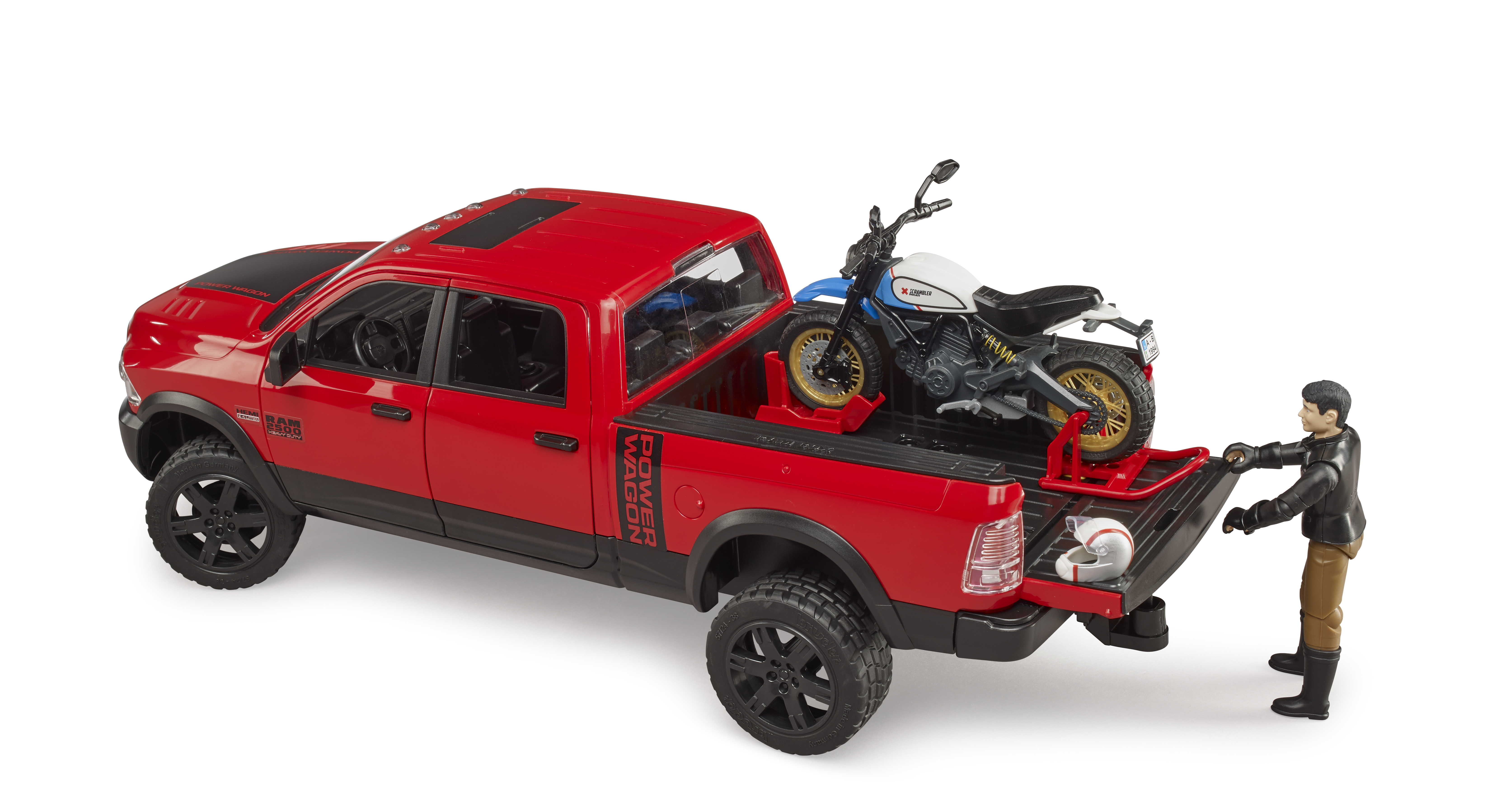 RAM 2500 Power Wagon avec Ducati Desert Sled et co