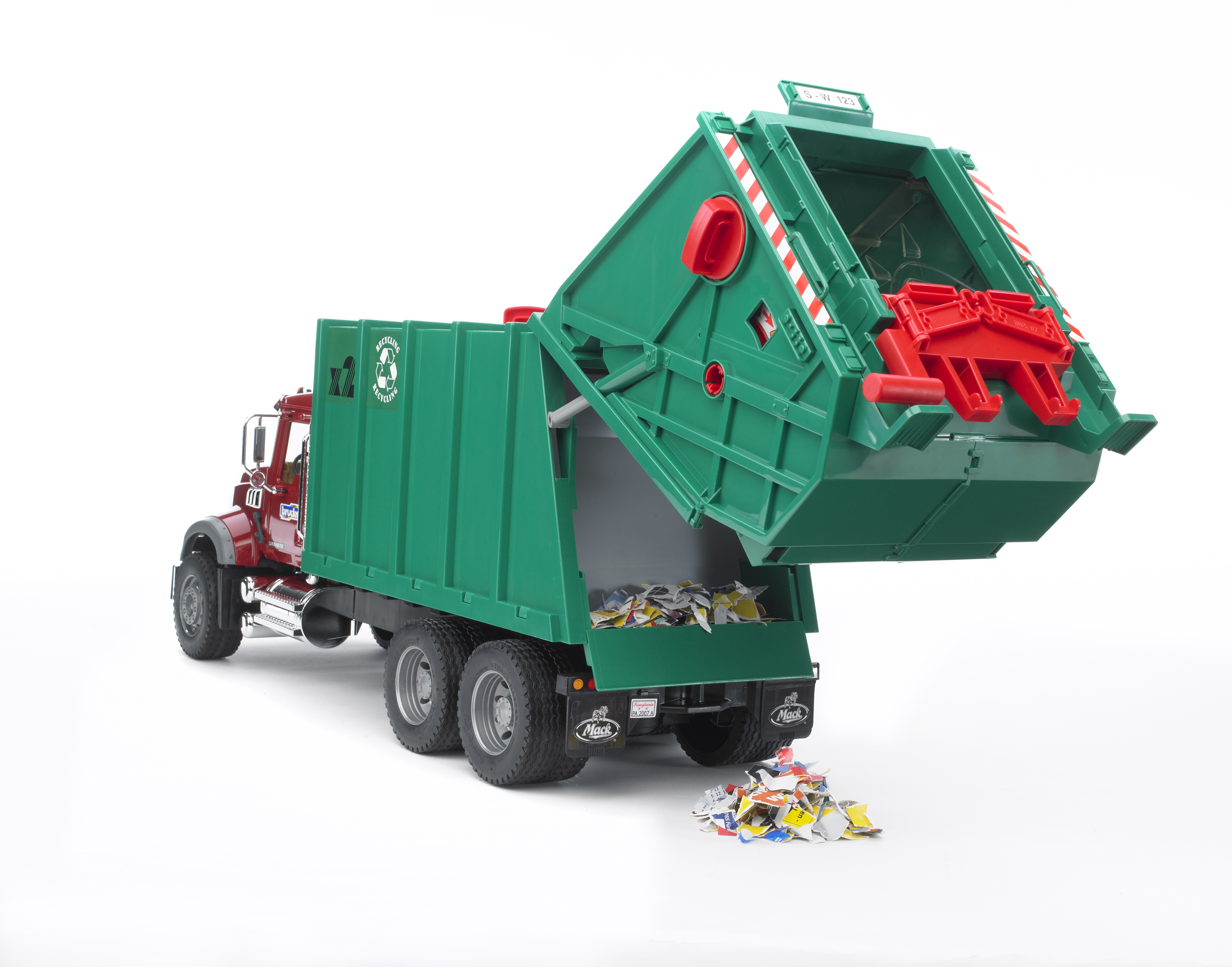 MACK Granite Garbage truck MACK Granite Garbage truck
