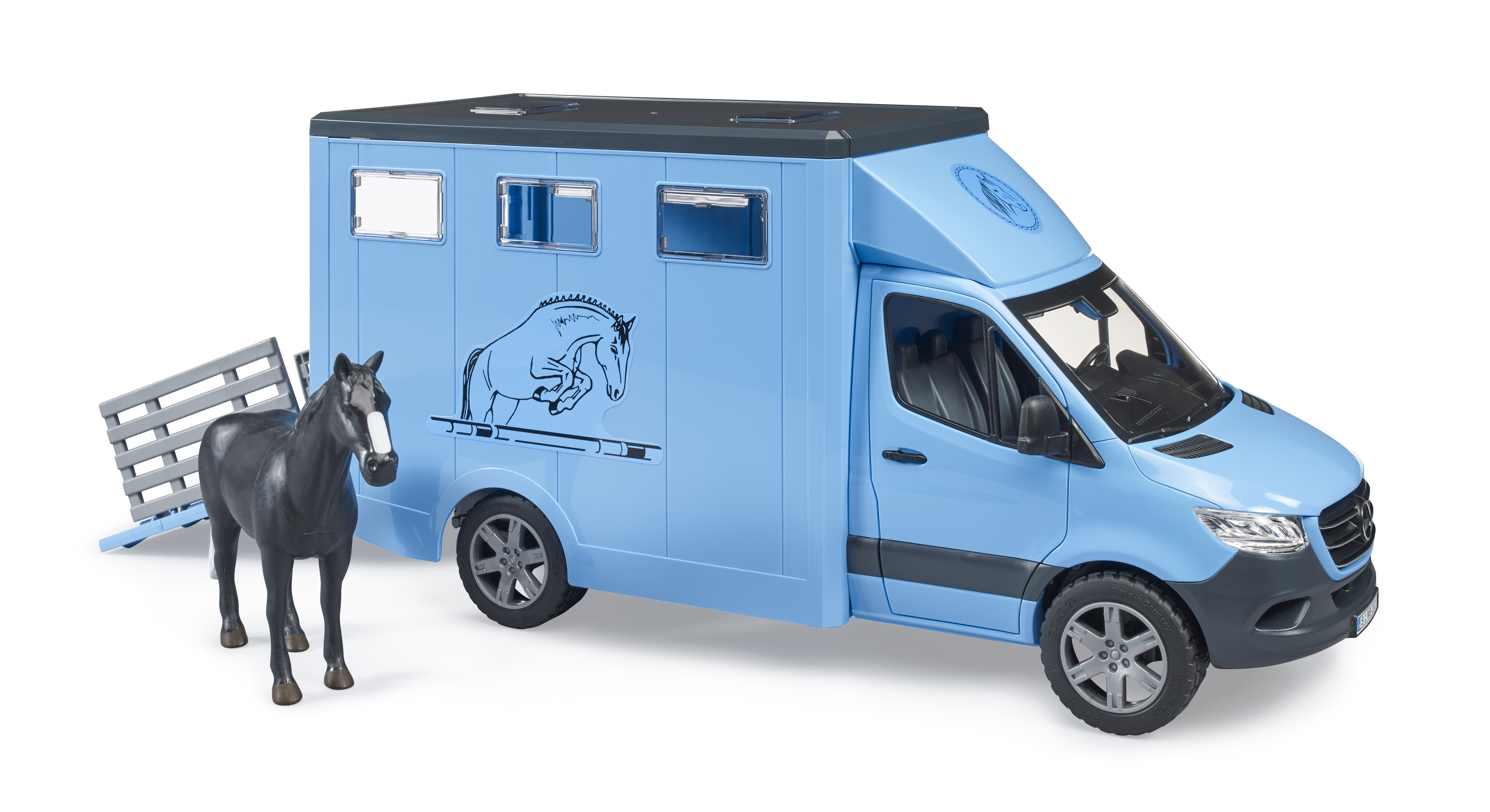 Camion Bétaillère Mercedes Benz Sprinter avec un cheval Camion Bétaillère Mercedes Benz Sprinter avec un cheval