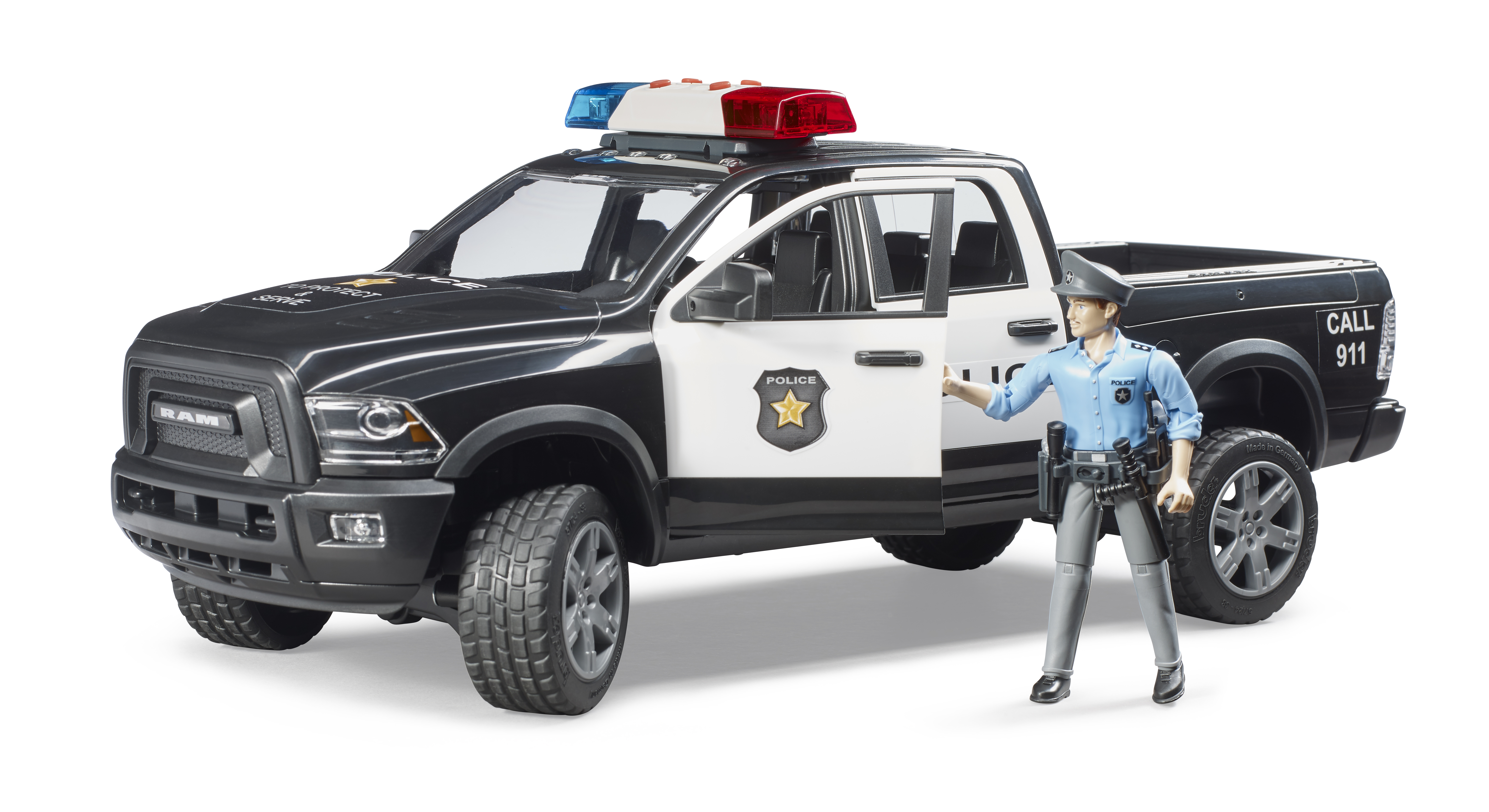 Camioneta policial RAM 2500 con policía Camioneta policial RAM 2500 con policía