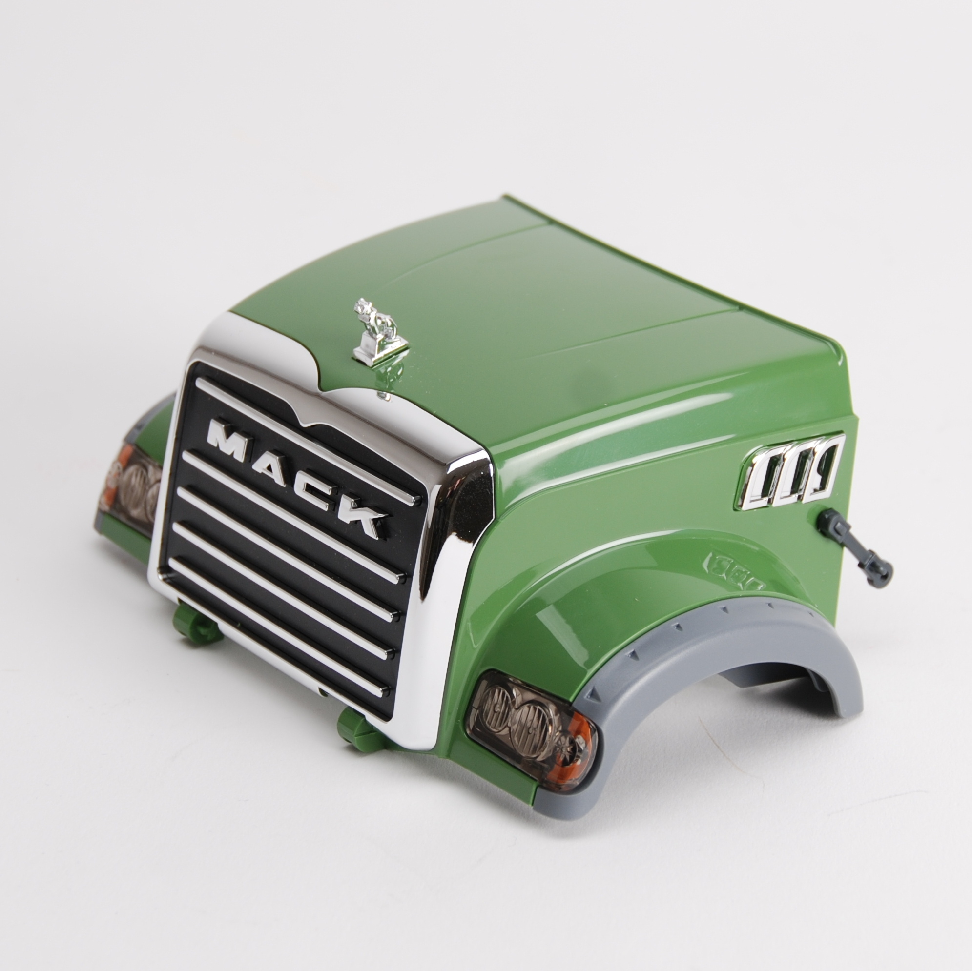 42827 Capó de motor para Mack