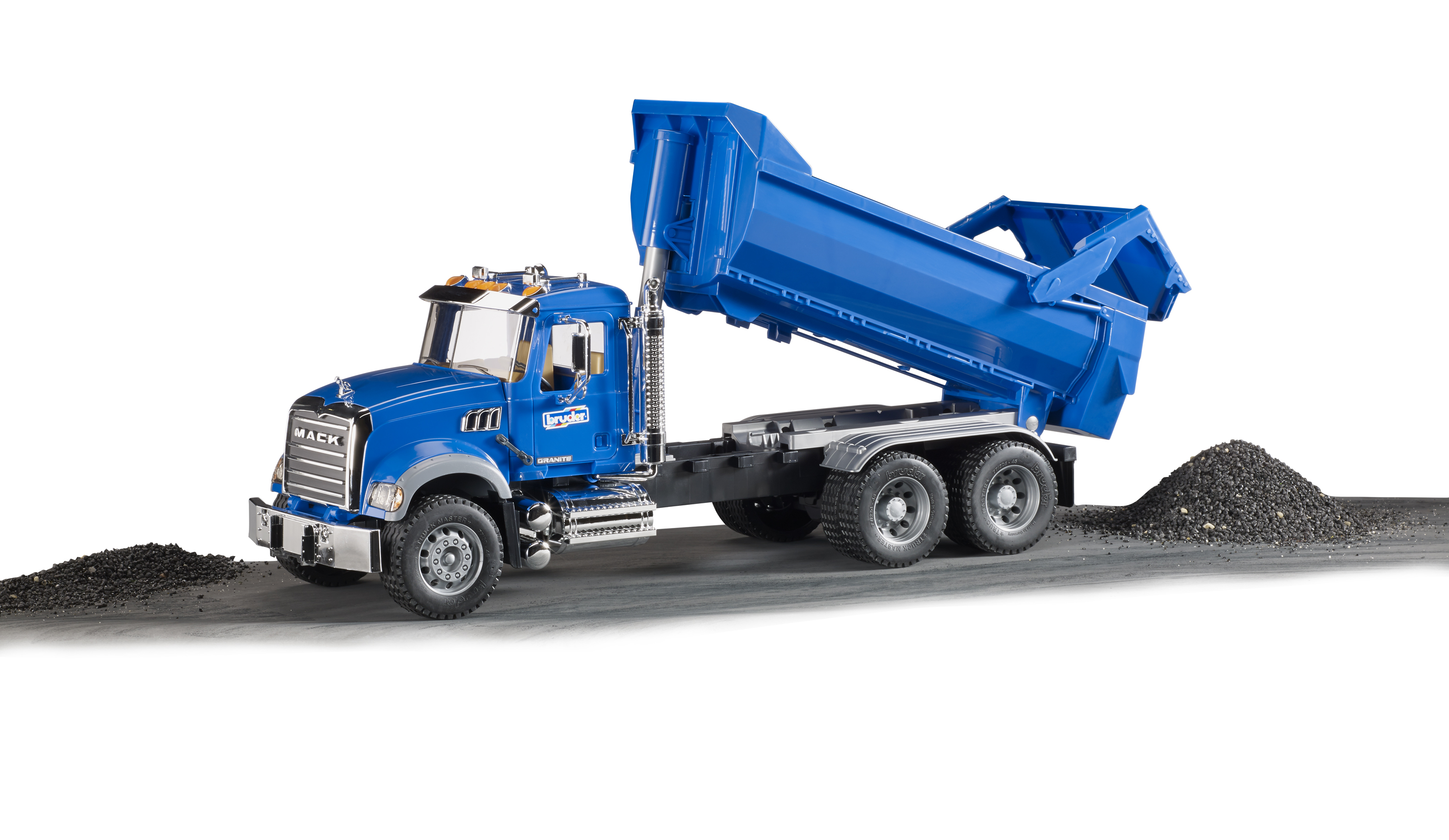 MACK Granite Halfpipe dump truck