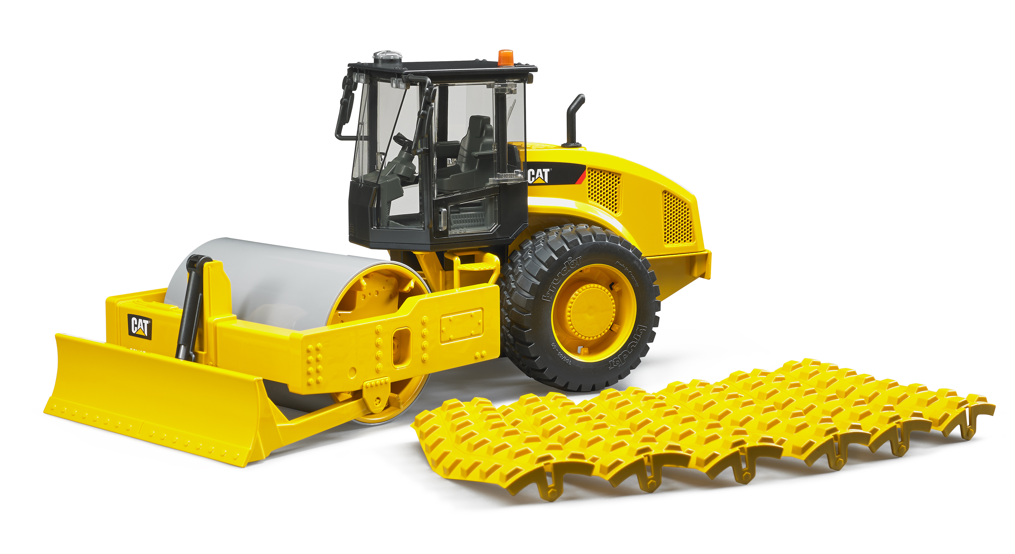 Cat® vibratory soil compactor with levelling blade