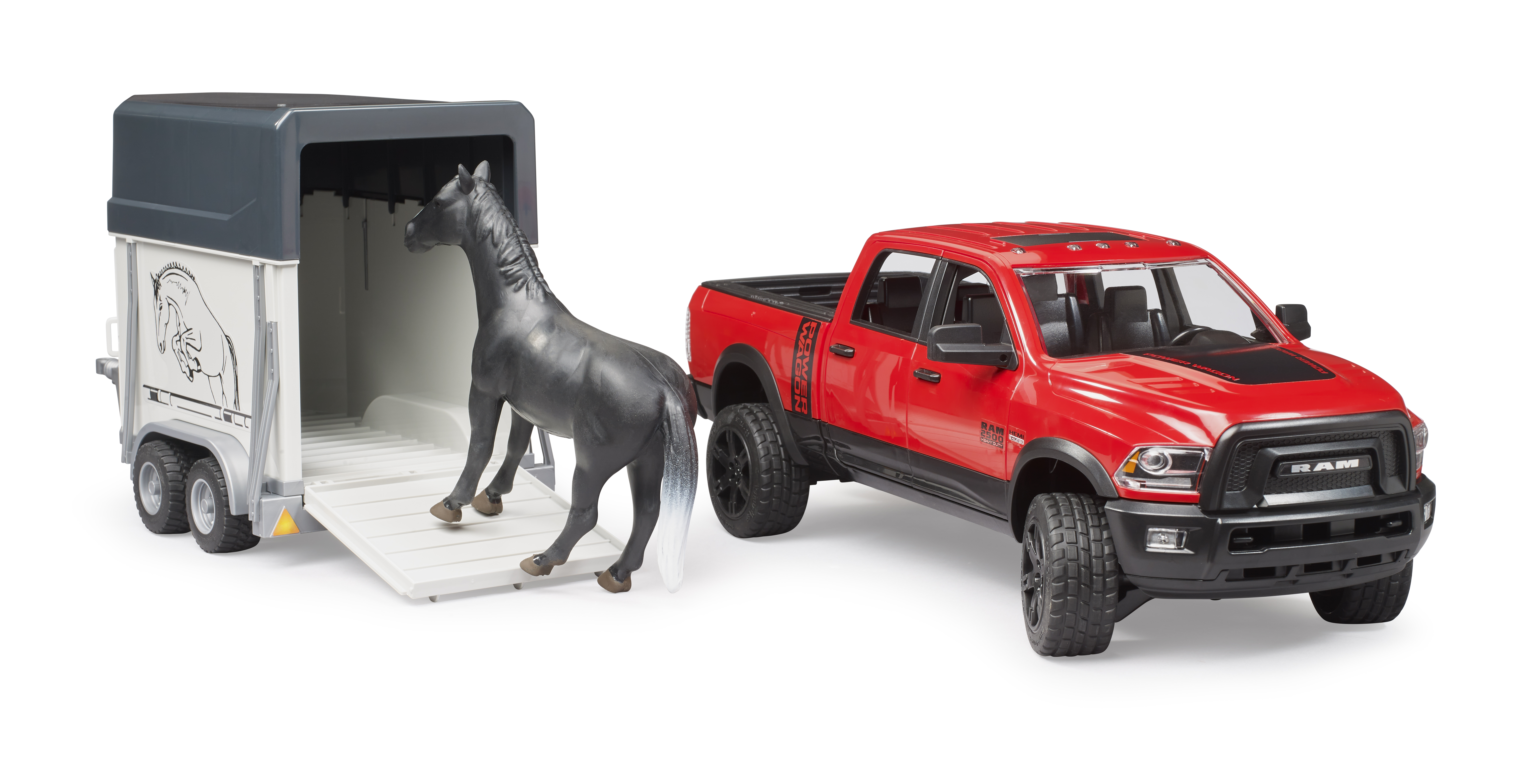 RAM 2500 Power Wagon con remolque de caballos