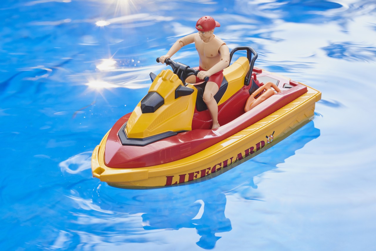 bworld lifeguard station with quad bike and personal water craft | 62780